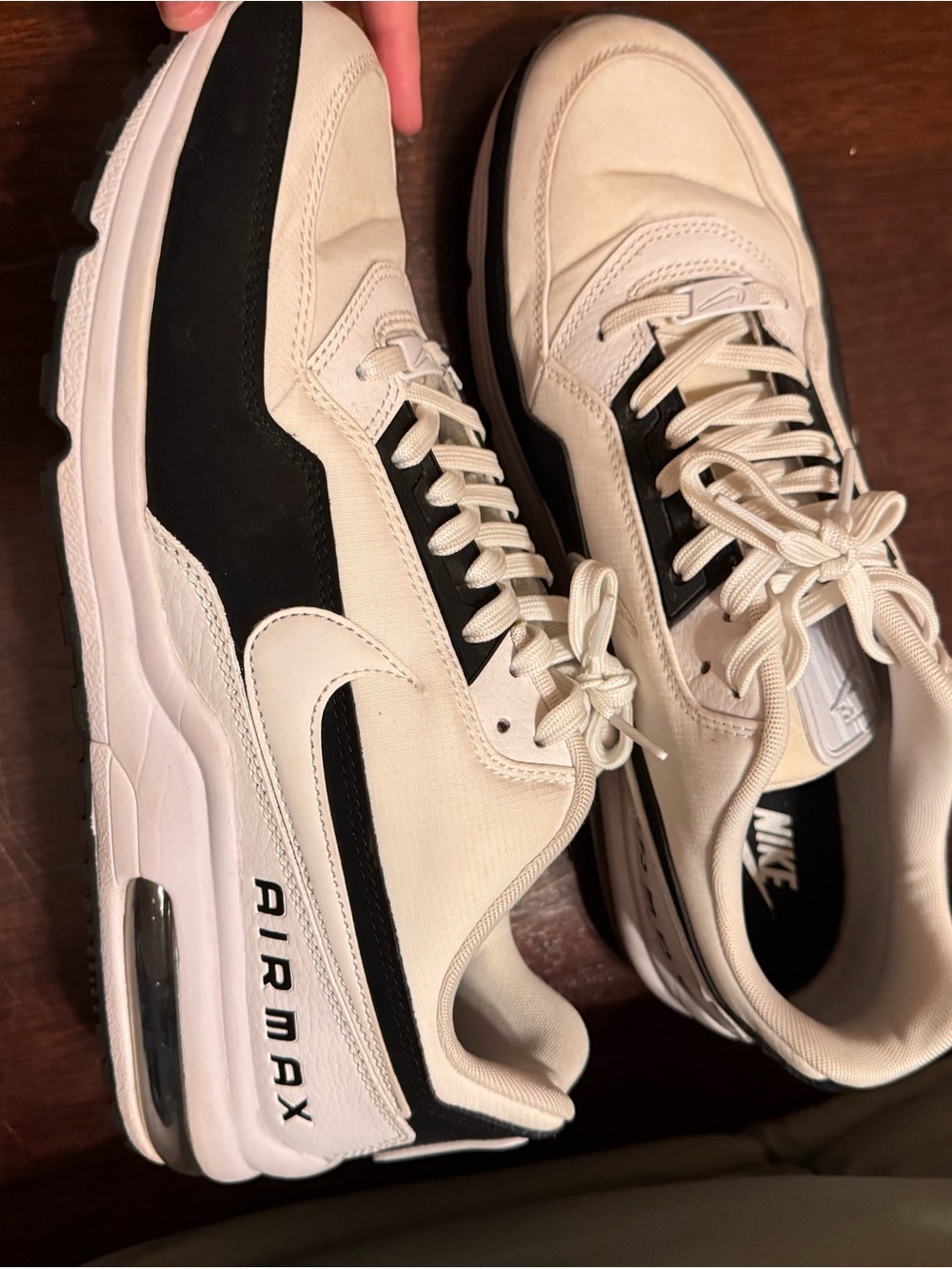 Nike Men’s Air Max Low-Top Sneakers - Cream & Black